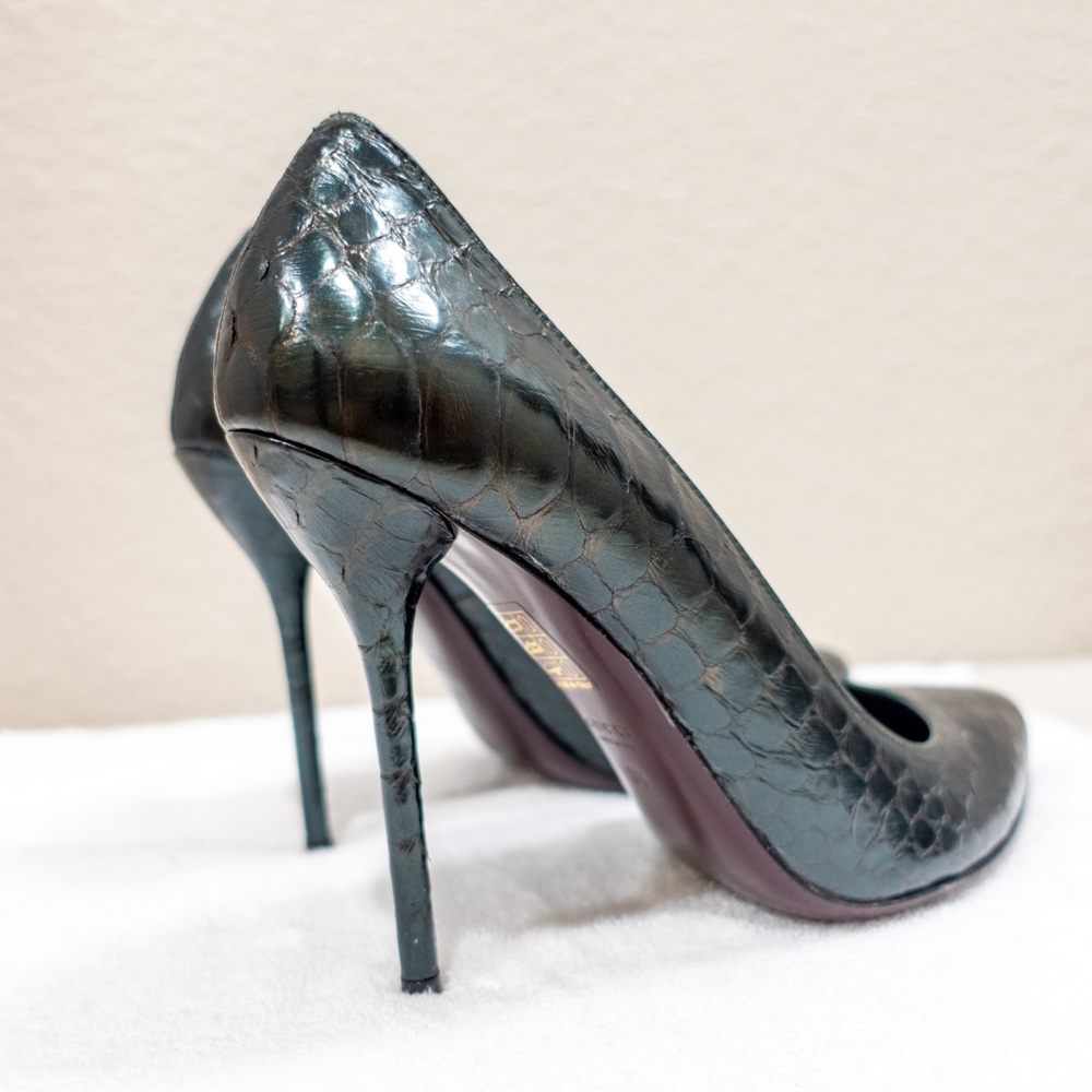 Gucci Vintage Python Heels - image 8